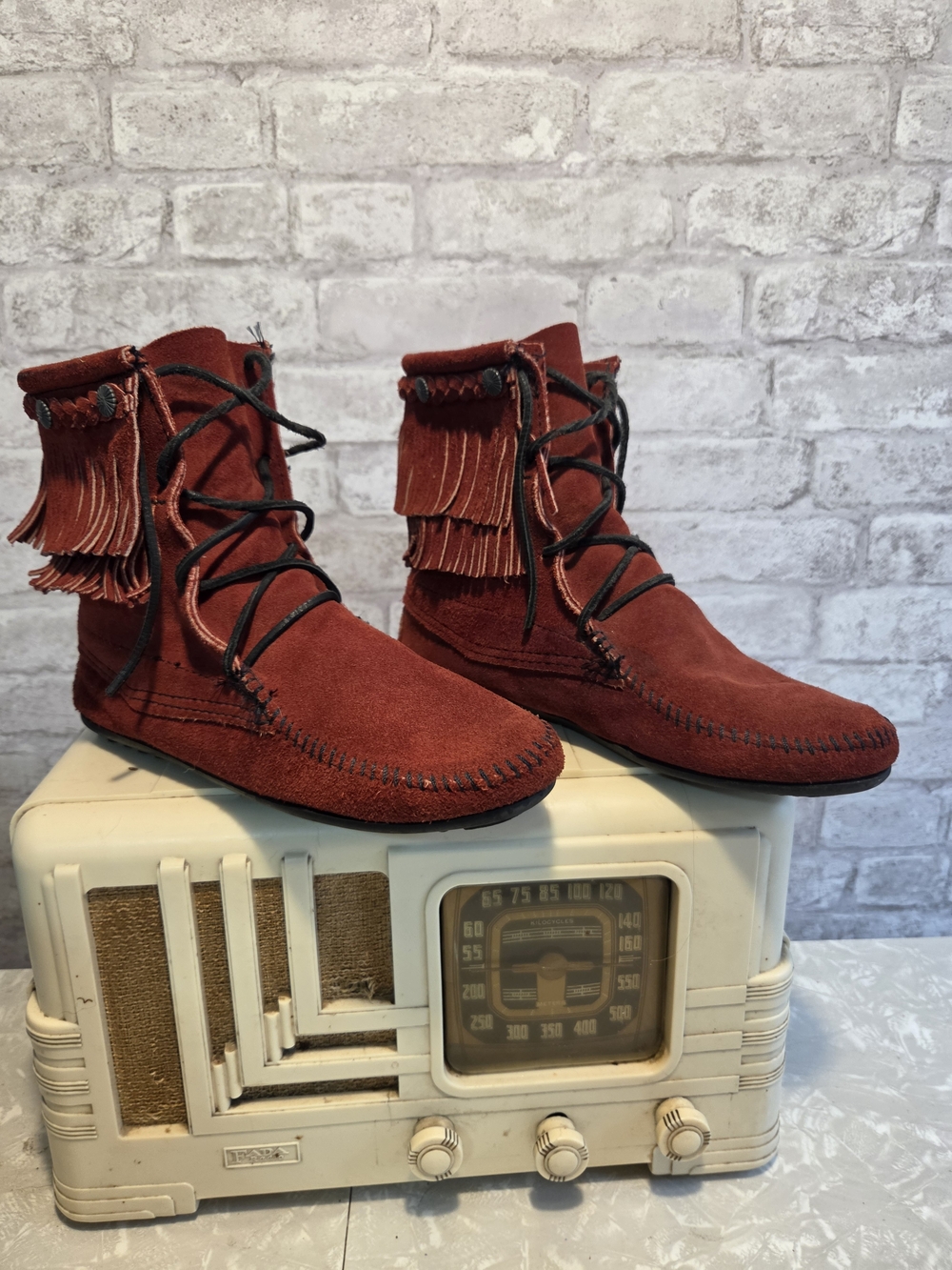 Vintage 90's Fringed Minnetonka Lace-Up Suede Moccasins - Picture 6 of 9
